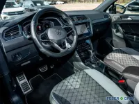 Gebraucht VW Tiguan R-line 150 PS (110 kW) 2023 Deep black perleffekt SUV