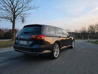 Gebraucht VW Passat Highline 190 PS (139 kW) 2017 Andere farben Kombi
