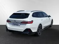 Gebraucht BMW 520 M Sport 208 PS (152 kW) 2025 Mineralweiß metallic Kombi