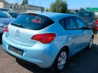 Gebraucht Opel Astra Edition 101 PS (74 kW) 2010 Blau Limousine
