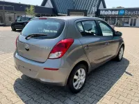 Gebraucht Hyundai i20 Classic 77 PS (56 kW) 2012 Grau Kleinwagen