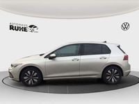 Gebraucht VW Golf VIII Move 131 PS (96 kW) 2023 Ivory silver (silber) Limousine