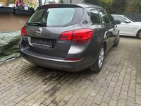 Gebraucht Opel Astra 95 PS (69 kW) 2012 Grau Kombi