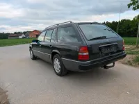 Gebraucht Mercedes E220 150 PS (110 kW) 1994 Schwarz Kombi
