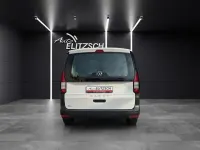 Second-hand VW Caddy 102 CP (75 kW) 2021 Alb Monovolum