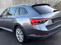 Gebraucht Skoda Superb Style 200 PS (147 kW) 2024 Grau Kombi