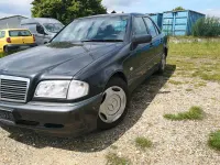 Gebraucht Mercedes C200 102 PS (75 kW) 1999 Schwarz Limousine