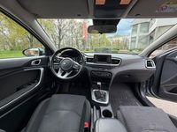 Używany Kia Ceed Vision 99 KM (72 kW) 2019 Niebieski Hatchback