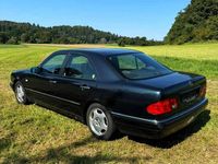 Gebraucht Mercedes E230 Avantgarde 150 PS (110 kW) 1997 Schwarz Limousine