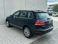 Gebraucht VW Touareg 239 PS (175 kW) 2011 Schwarz SUV