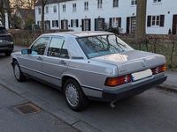 Gebraucht Mercedes 190 122 PS (89 kW) 1985 Silber Limousine