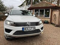 Gebraucht VW Touareg 204 PS (150 kW) 2015 Weiß SUV