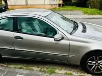 Second-hand Mercedes C200 163 CP (119 kW) 2003 Auriu Coupe