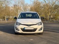 Gebraucht Hyundai i20 Classic 75 PS (55 kW) 2014 Weiß Kleinwagen