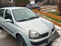 Gebraucht Renault Clio II 75 PS (55 kW) 2003 Silber Kleinwagen