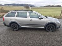 Gebraucht Skoda Octavia Scout 140 PS (102 kW) 2013 Kombi