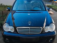 Second-hand Mercedes C180 Classic 143 CP (105 kW) 2007 Albastru Break