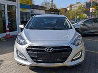 Gebraucht Hyundai i30 110 PS (80 kW) 2015 Silber Kombi