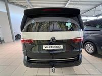 Neu VW Multivan Life 150 PS (110 kW) 2026 Blau Van