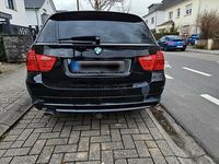 Gebraucht BMW 320 184 PS (135 kW) 2012 Schwarz Kombi