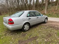Gebraucht Mercedes C180 122 PS (89 kW) 1993 Silber Limousine