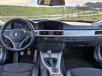 Gebraucht BMW 318 143 PS (105 kW) 2012 Grau Kombi