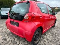 Gebraucht Toyota Aygo 68 PS (50 kW) 2006 Rot Kleinwagen