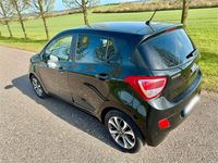 Gebraucht Hyundai i10 87 PS (63 kW) 2016 Schwarz Kleinwagen