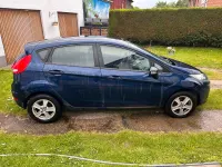 Gebraucht Ford Fiesta 70 PS (51 kW) 2012 Blau Kleinwagen