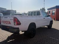 Gebraucht Toyota HiLux 150 PS (110 kW) 2023 Weiß Abholung