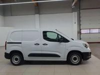 Second-hand Opel Combo 102 CP (75 kW) 2024 Alb Monovolum