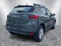 Gebraucht Dacia Sandero Expression 91 PS (66 kW) 2024 Grau Kleinwagen