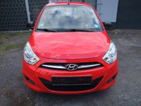 Gebraucht Hyundai i10 Edition 69 PS (50 kW) 2011 Rot Kleinwagen