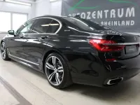 Gebraucht BMW 740 M Sport 258 PS (189 kW) 2018 Black sapphire Limousine