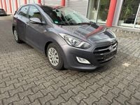 Gebraucht Hyundai i30 Trend 101 PS (74 kW) 2016 Grau Limousine