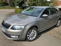Usado Skoda Octavia 105 HP (77 kW) 2013 Prateado Sedan