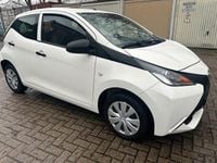 Gebraucht Toyota Aygo 69 PS (50 kW) 2017 Weiß Kleinwagen