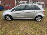 Gebraucht Mercedes B200 148 PS (108 kW) 2007 Silber Van / Kleinbus