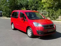 Gebraucht Peugeot TePee Active 99 PS (72 kW) 2018 Rot Van / Kleinbus