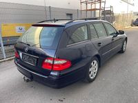 Gebraucht Mercedes E220 Classic 170 PS (125 kW) 2007 Blau Kombi