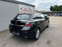 Gebraucht Opel Astra GTC 90 PS (66 kW) 2010 Schwarz Coupé