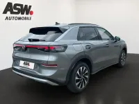 Neu VW T-Roc Life 150 PS (110 kW) 2026 Wolf grey metallic SUV