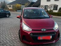 Gebraucht Hyundai i10 69 PS (50 kW) 2018 Rot Kleinwagen