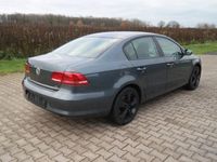 Gebraucht VW Passat Trendline 122 PS (89 kW) 2011 Grau Limousine