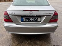 Gebraucht Mercedes E200 Elegance 184 PS (135 kW) 2006 Silber Limousine