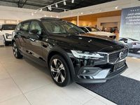 Gebraucht Volvo V60 CC Plus 197 PS (144 kW) 2023 Black solid "stone" / solid Kombi