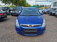 Gebraucht Hyundai i20 Comfort 77 PS (56 kW) 2012 Blau Limousine