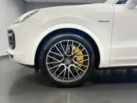 Gebraucht Porsche Cayenne Turbo S E-Hybrid 680 PS (500 kW) 2022 Weiß SUV