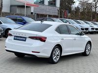 Gebraucht Skoda Octavia Style 116 PS (85 kW) 2023 Weiß Limousine