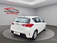 Gebraucht Toyota Auris Cool 99 PS (72 kW) 2014 Super (pure) white ii Limousine